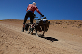 Lagunenroute - Schiebepassage  - Axel Bauer -Extreme Höhe - Radfahren in der Atacamawüste - Argentinien, Chile, Bolivien mit dem Fahrrad - Lagunenroute - Paso Jama